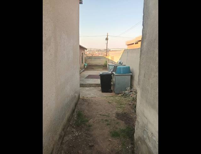 3 BEDROOM HOUSE FOR SALE IN ORLANDO WEST